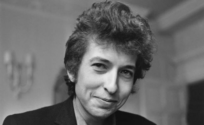 What is the Net Worth of Bob Dylan? House, Mansion, Cars, Earnings