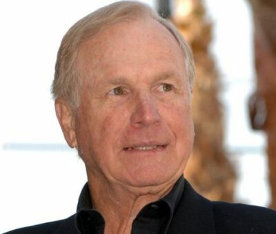 Wayne Rogers