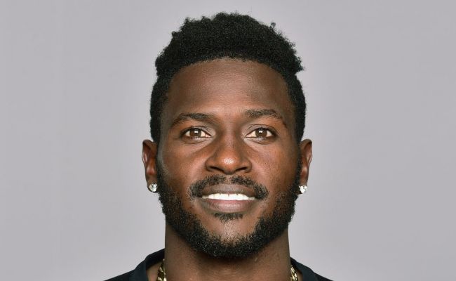 What is the Net Worth of Antonio Brown? House, Mansion, Cars, Earnings