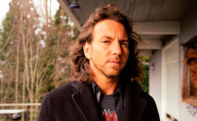 What is the Net Worth of Eddie Vedder? House, Mansion, Cars, Earnings