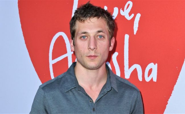 Net Worth of Jeremy Allen White? House, Mansion, Cars, Earnings