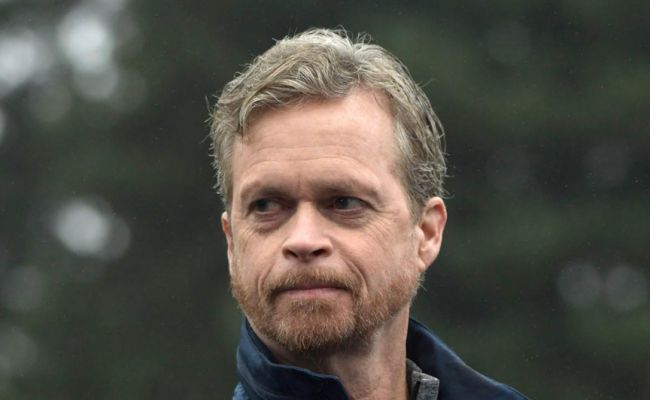 What is the Net Worth of Mark Parker? House, Mansion, Cars, Earnings