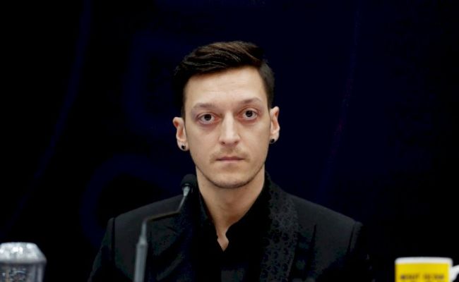 What is the Net Worth of Mesut Ozil? House, Mansion, Cars, Earnings