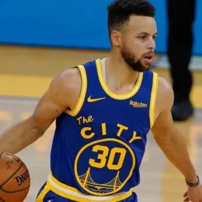 Stephen Curry scores 32 point to celebrate his 33rd Birthday