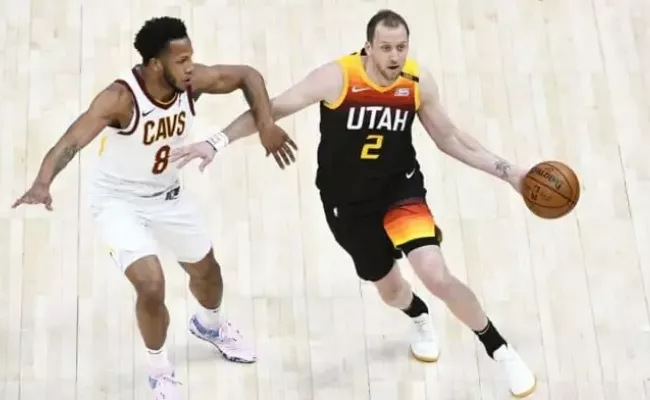 Joe Ingles in action for the Utah Jazz against the Cleveland Cavaliers